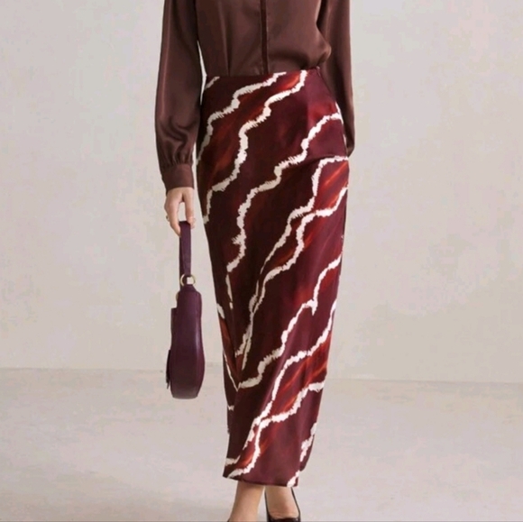 Women's Printed Skirt For Autumn - Picture 5 of 5